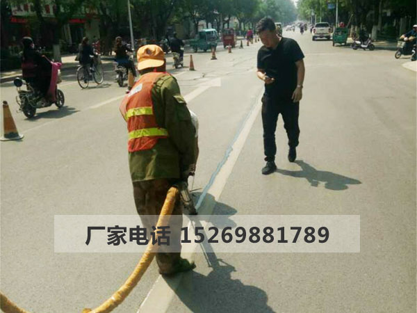 道路灌縫膠在使用中需要注意的事項